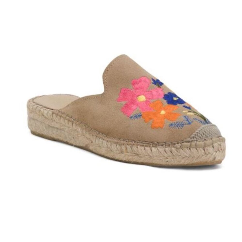 NWT Fabiolas Handmade Floral Embroidered Suede Espadrille Mules Made in Spain